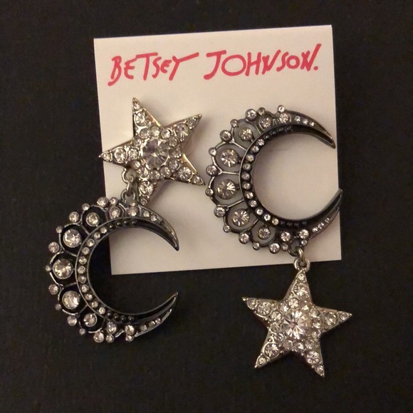 Betsey Johnson Silver & Gunmetal Tone Moon & Star Mismatch Drop Earrings NWT - Picture 3 of 15